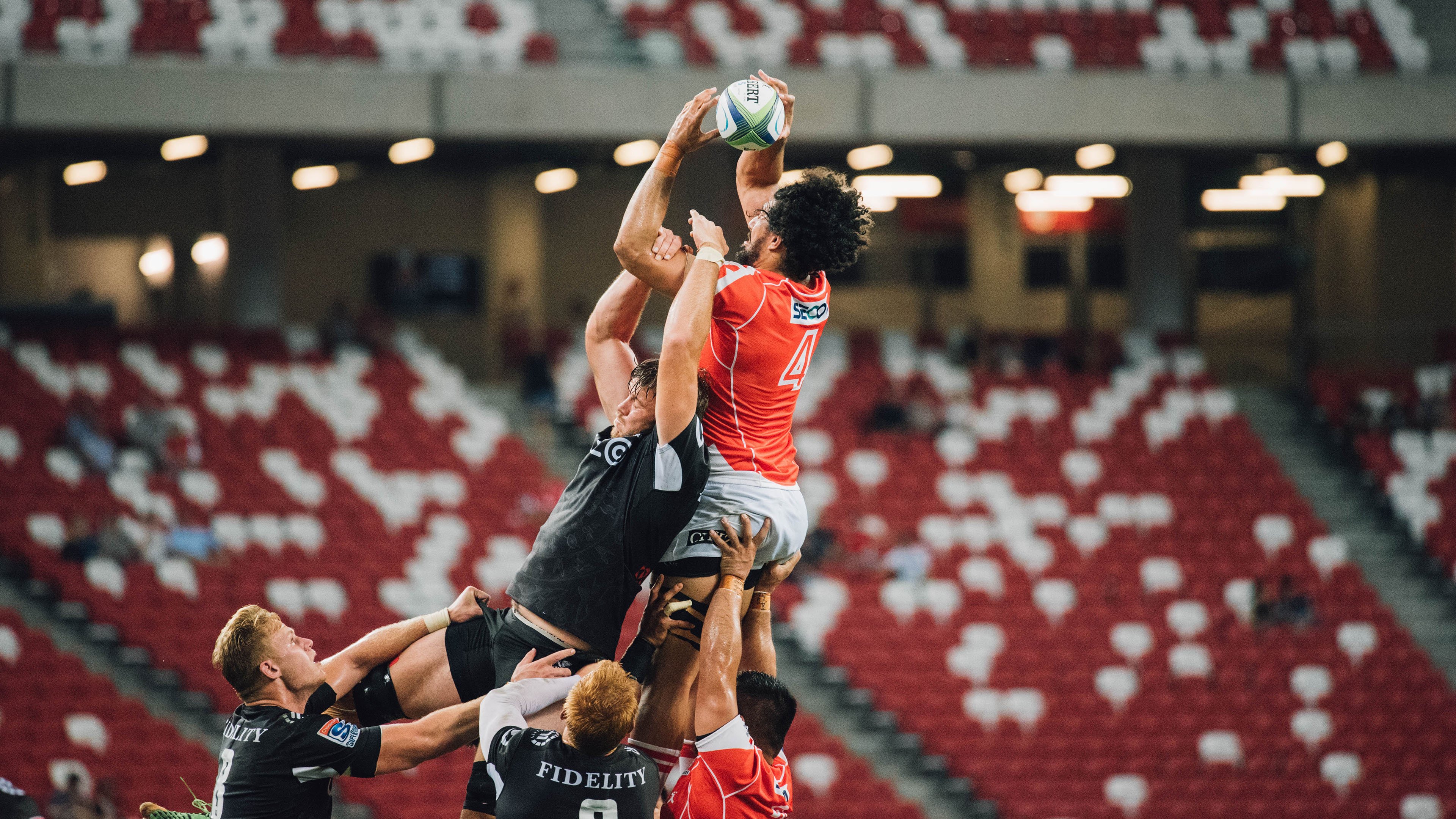 _猛龙队内线强硬，面对对手毫不退缩_，猛龙队员