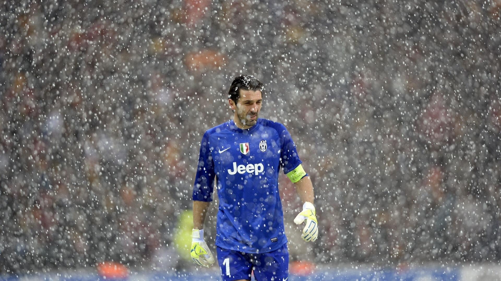 战术分析：如何破解对手的铁壁防守，铁壁防御