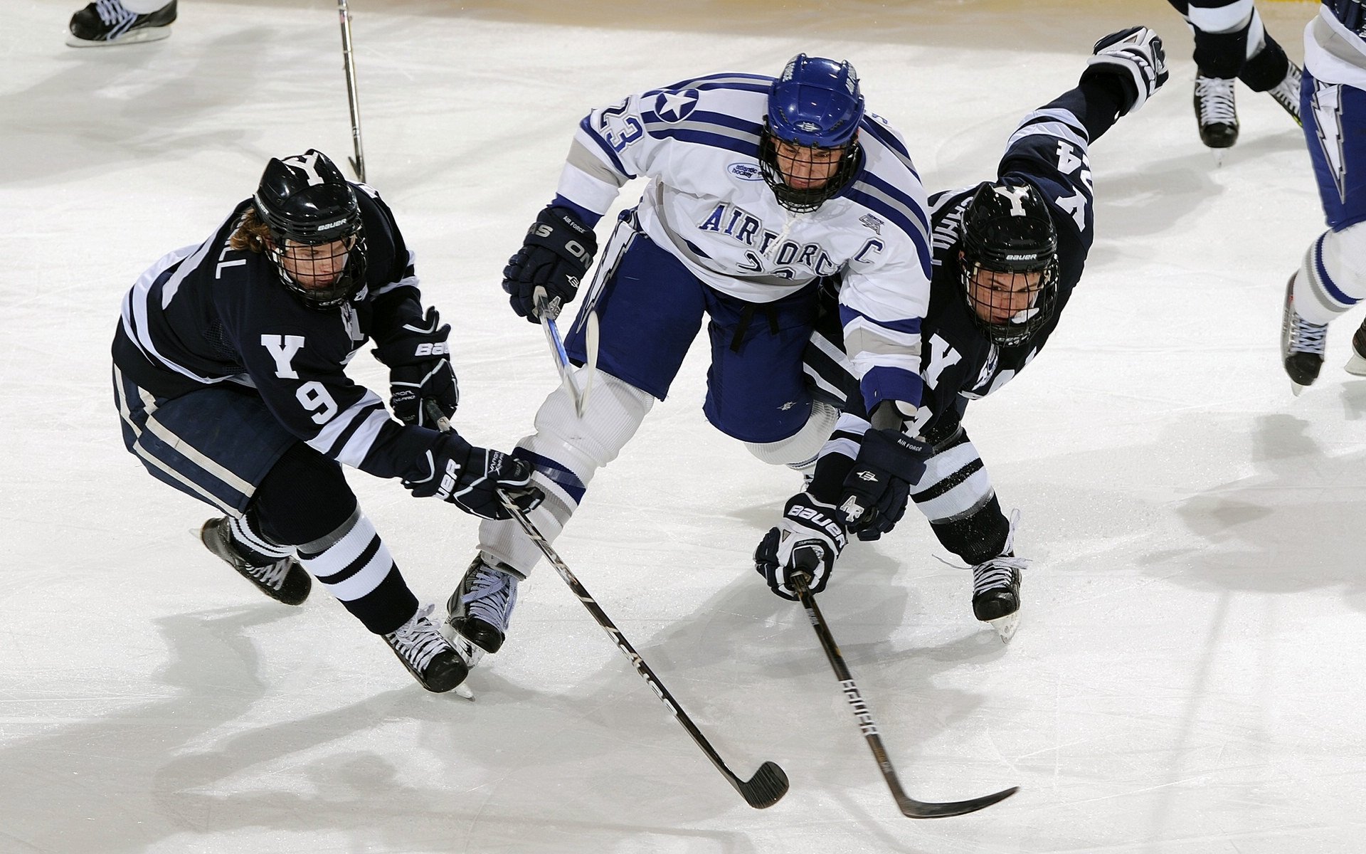 拜仁慕尼黑展开新一轮对阵，备战齐心协力